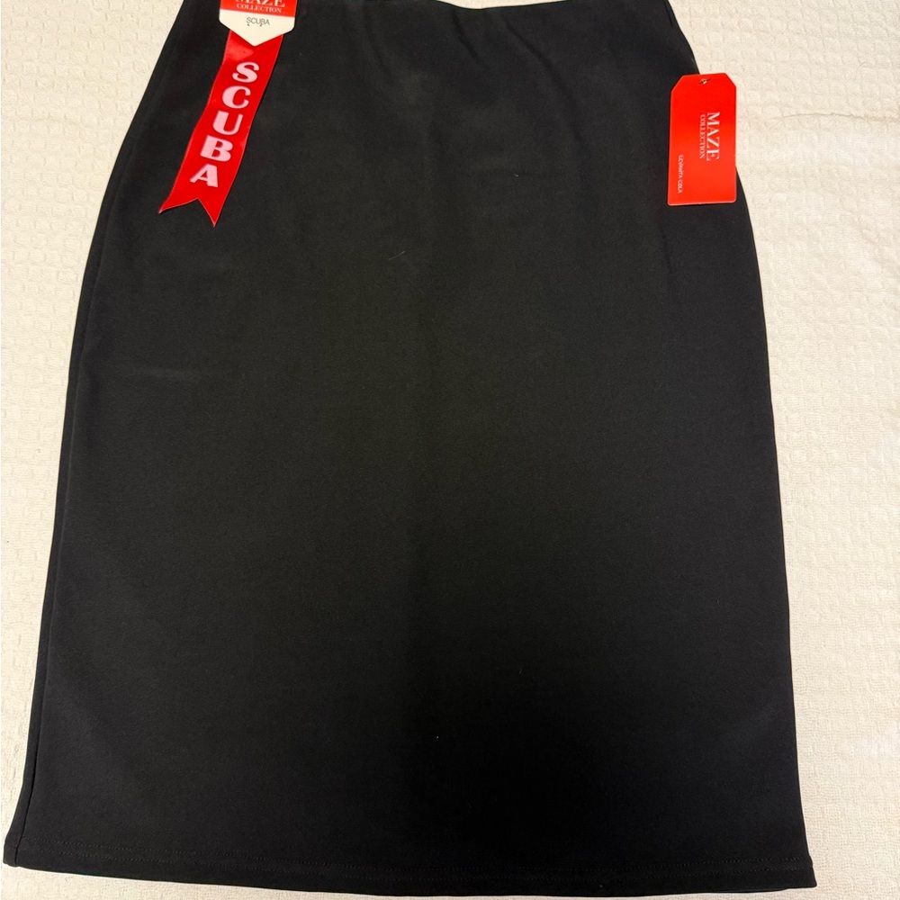 Maze Collection Scuba Skirt Black Sz M NWT
